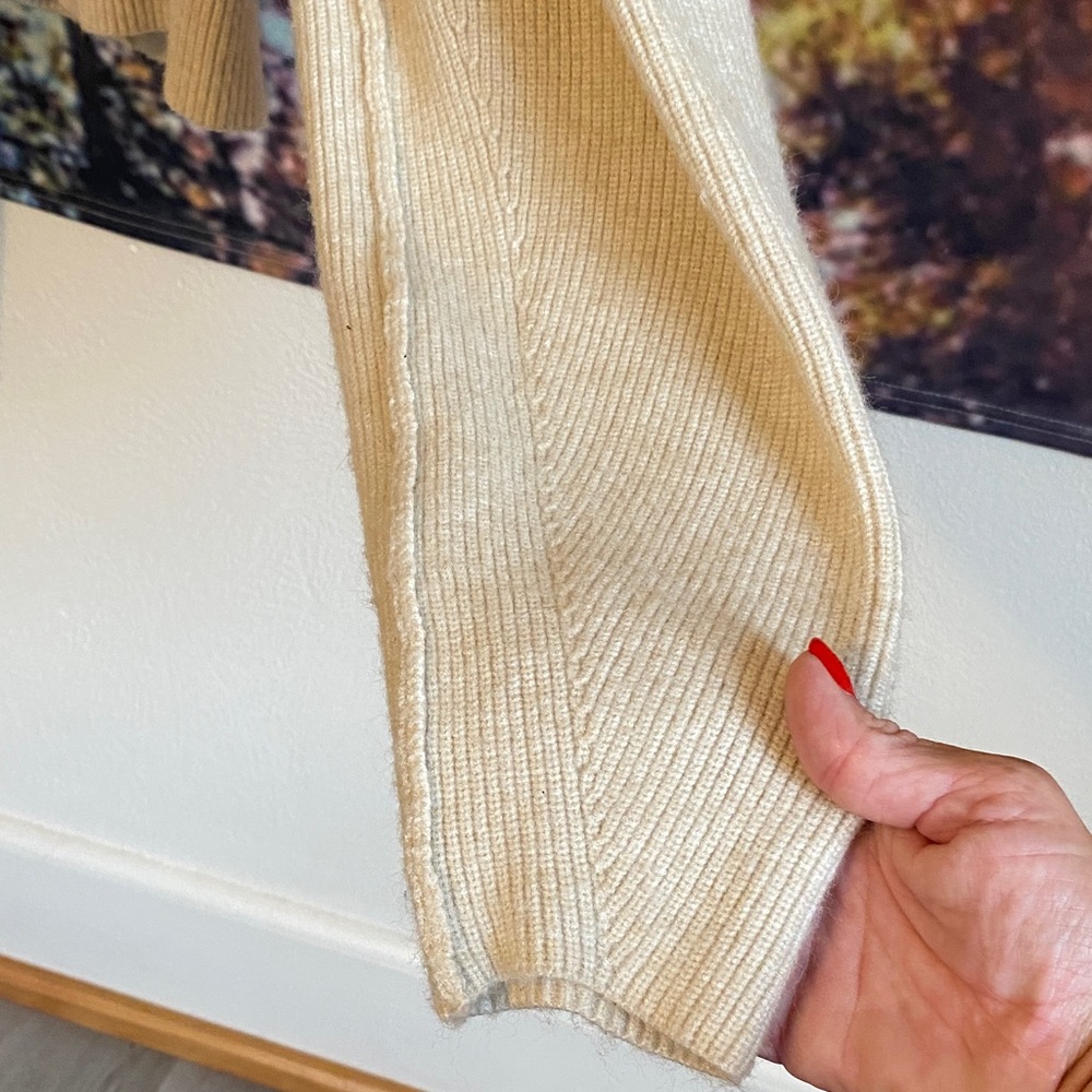 NWOT Free People Cream/oatmeal puff sleeve open back Knit Blouse sweater - Picture 3 of 10